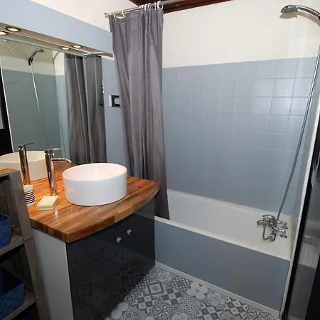 Bel T2 Cosy Avec Terrasse - Proche Plage, Parking Inclus - Fr-1-793-3 Apartment
