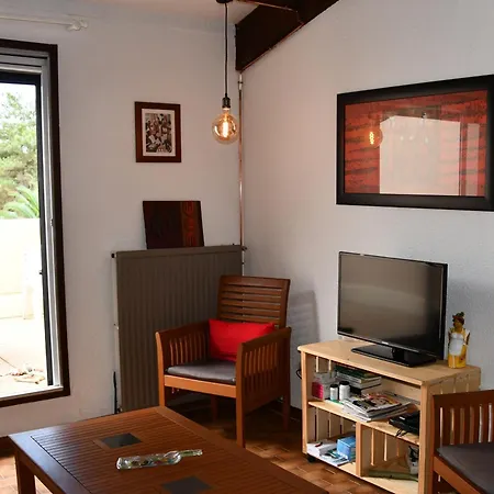Bel T2 Cosy Avec Terrasse - Proche Plage, Parking Inclus - Fr-1-793-3 Apartment *